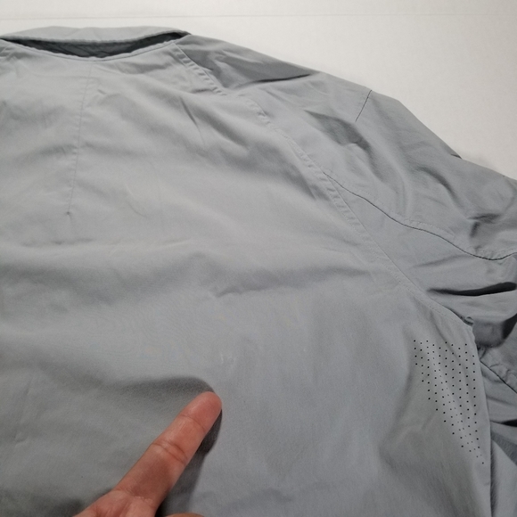 Lululemon Button Down Snap Lab Shirt Medium M Gray Collared Vented Casual Mens - Picture 4 of 9
